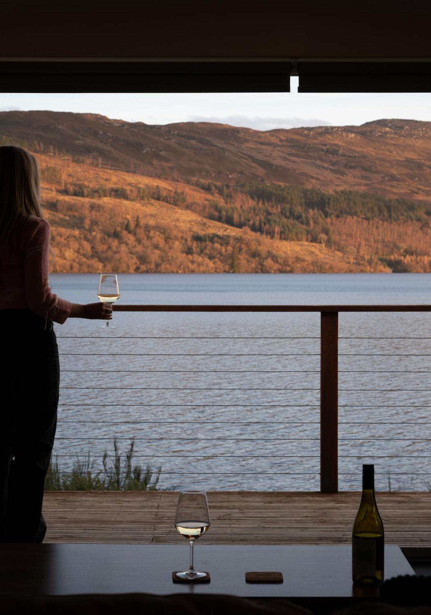 Shoreland Lodges - Holly Lodge Fort Augustus Exterior photo